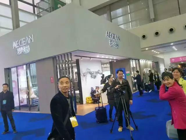 SMART展位設(shè)計中，如何融入創(chuàng)意與科技元素？(圖1)